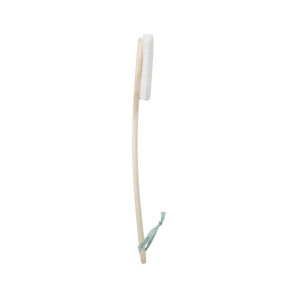 Loofah bath brush with rounded scrub head and long natural wood handle