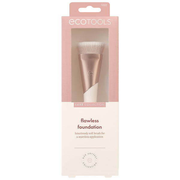 Foundation brush in luxe collection retail box with angled brush display
